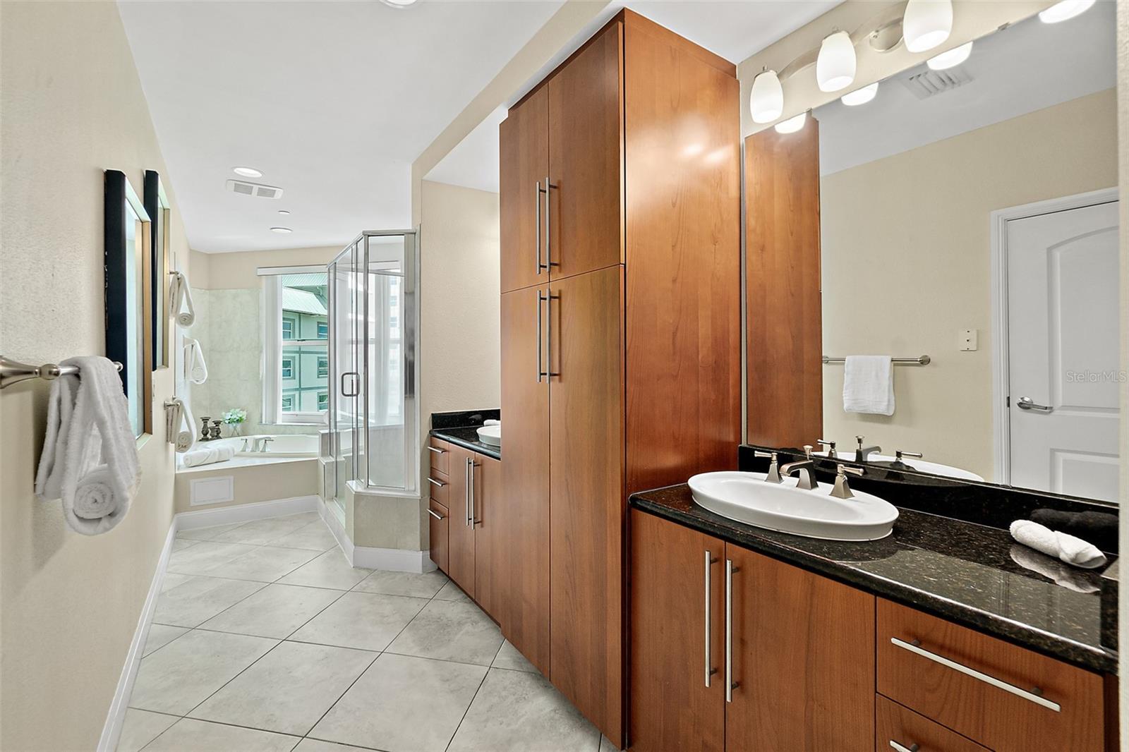 Image 36 of 61 For 3703 Atlantic Avenue 401