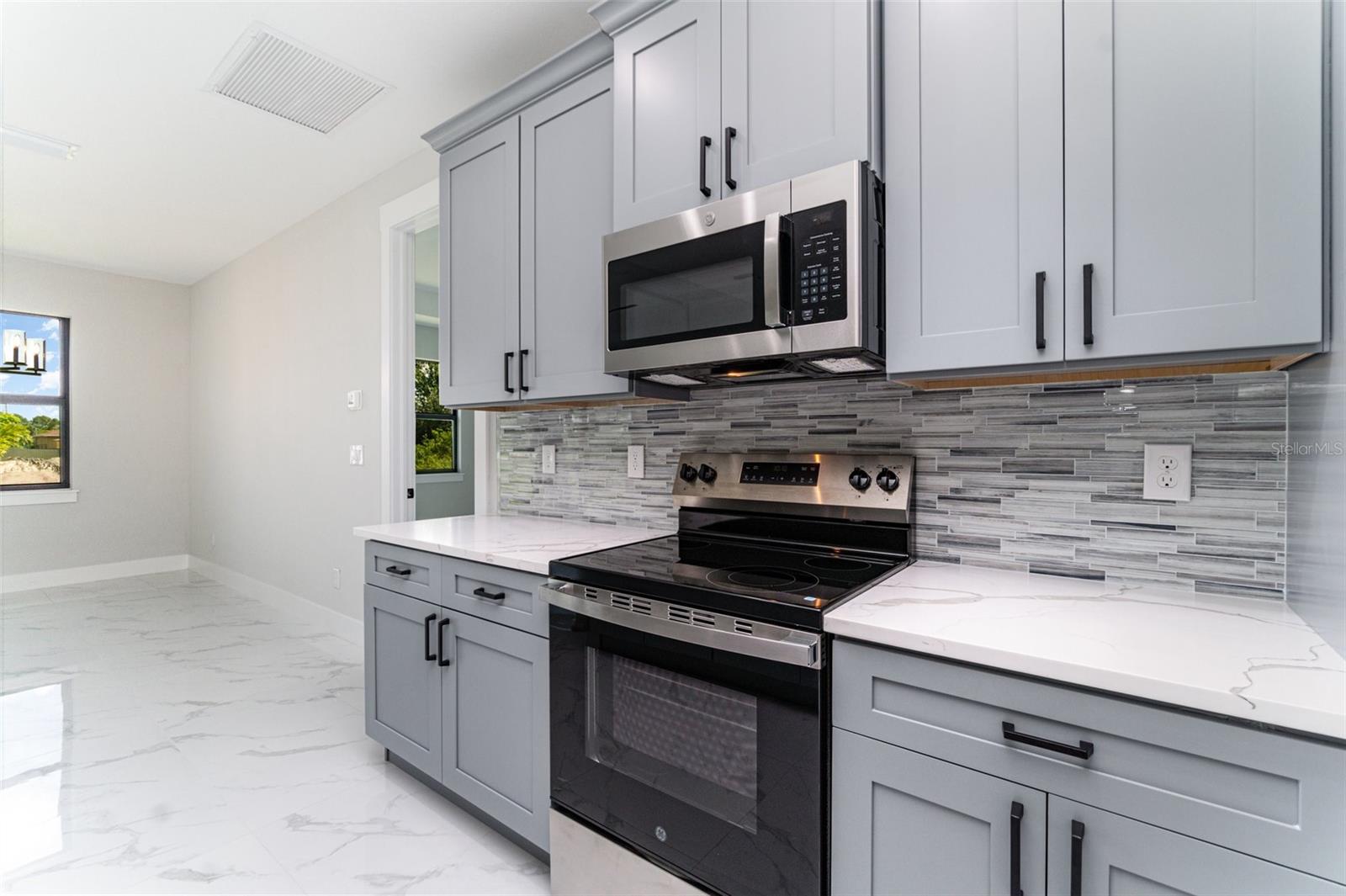 Image 16 of 38 For 3113 14th Street Sw