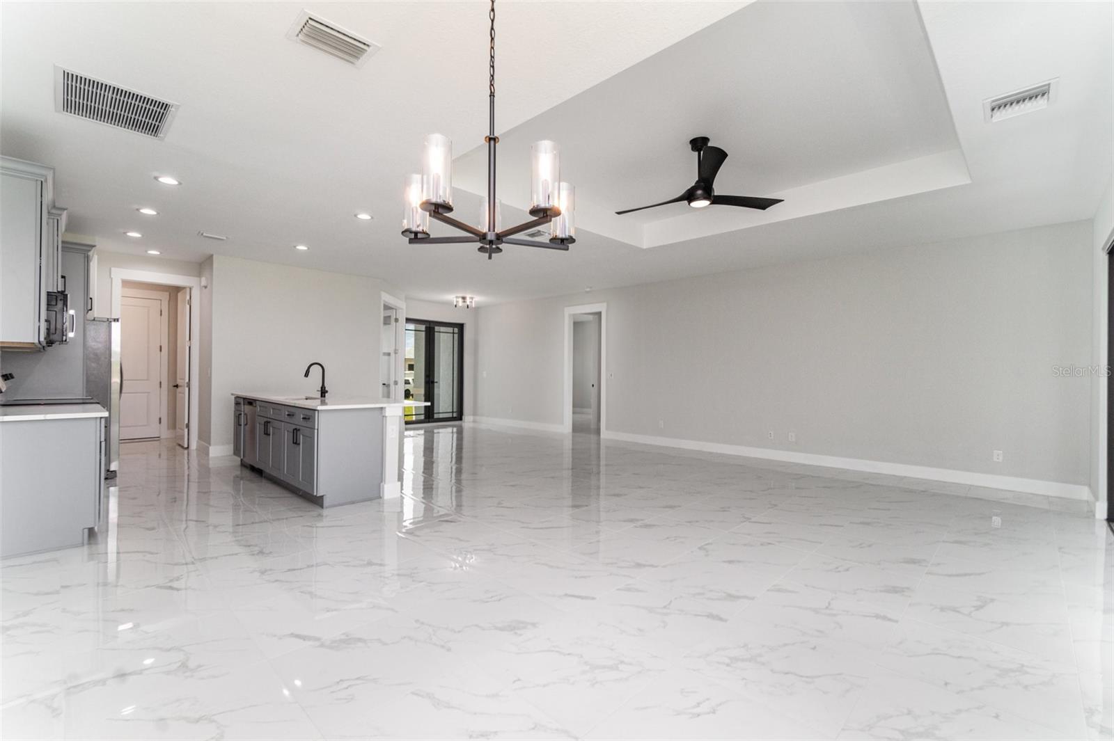 Image 7 of 38 For 3113 14th Street Sw
