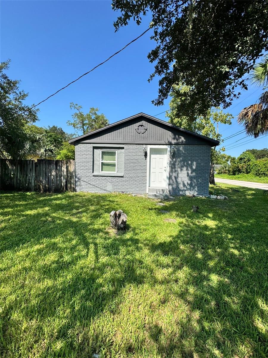 Image 8 of 15 For 1320 Oleander Avenue