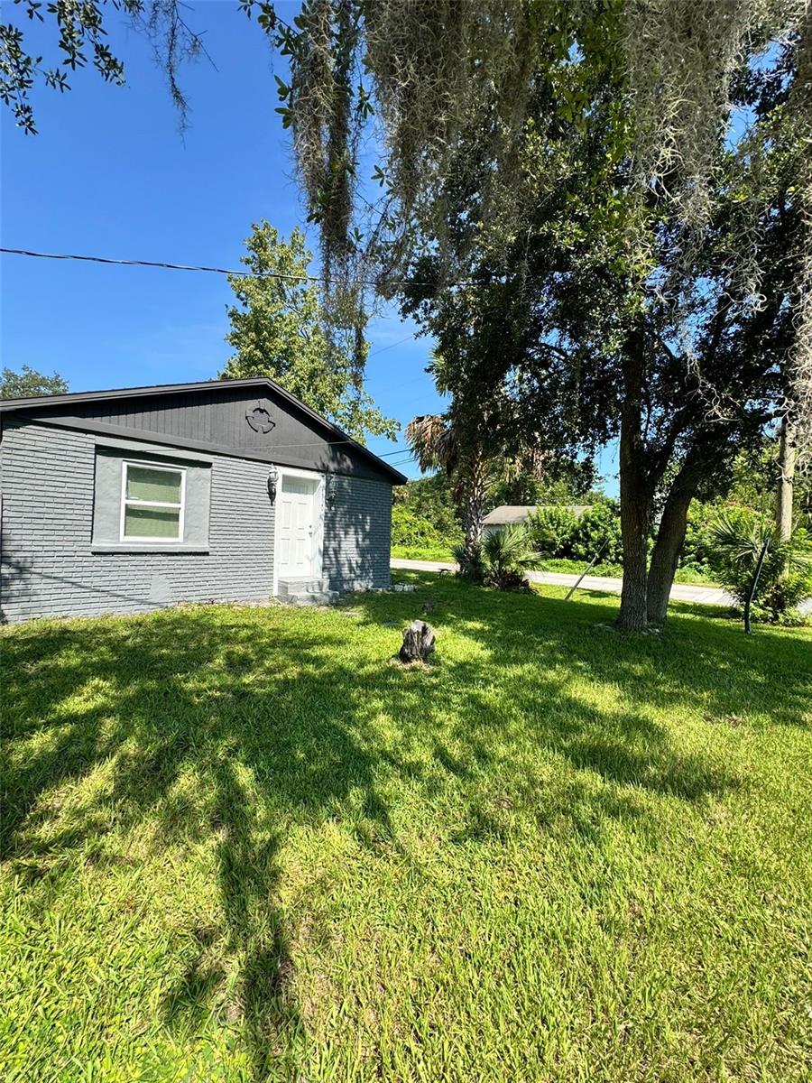 Image 9 of 15 For 1320 Oleander Avenue