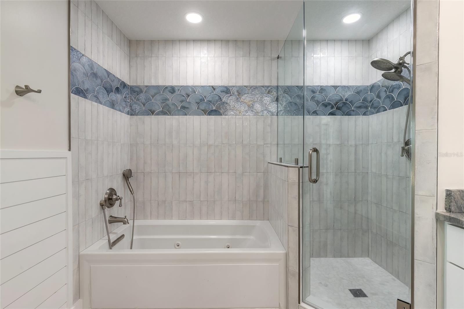 Image 14 of 35 For 104 Surfview Drive 2106