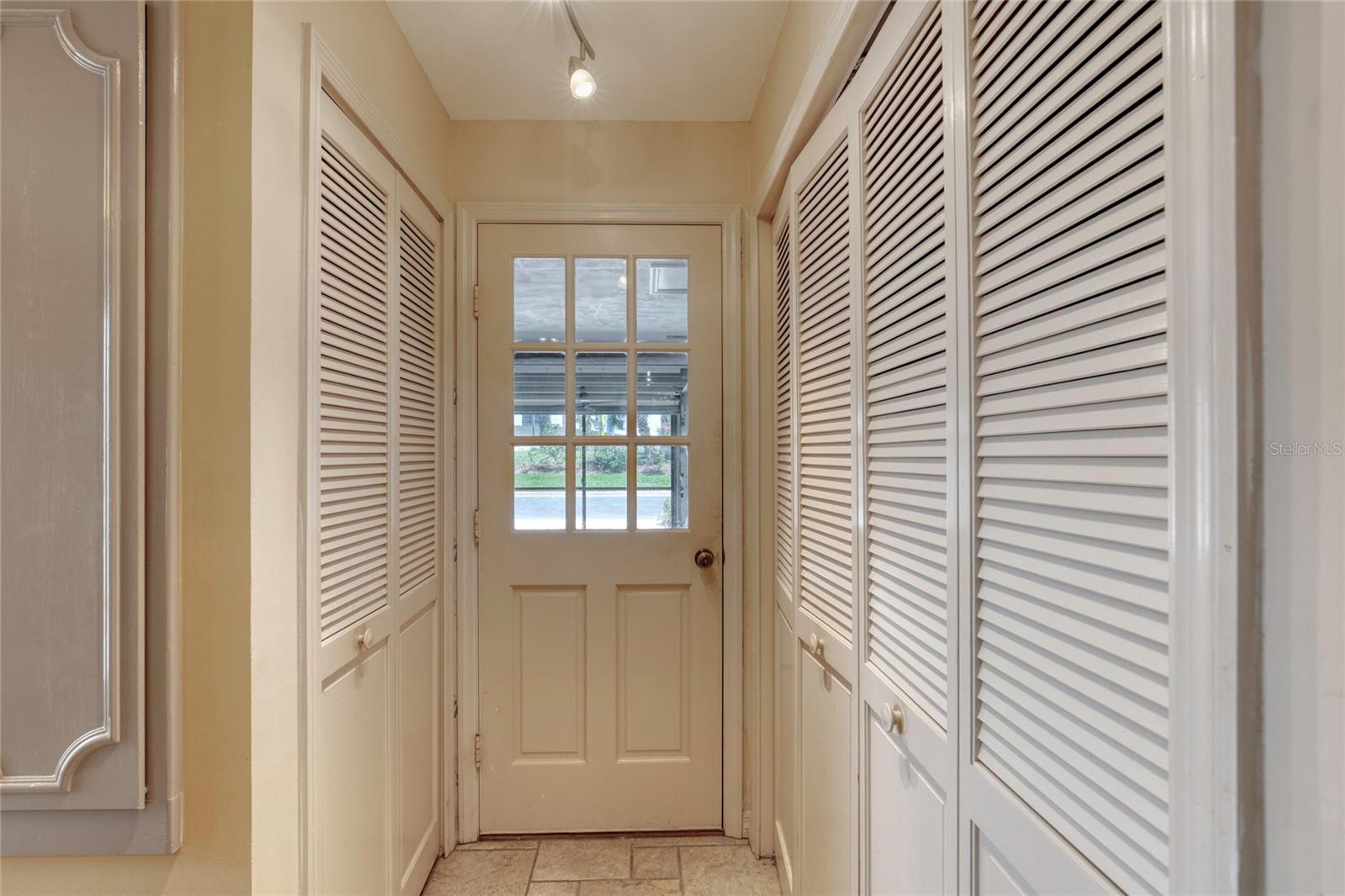 Image 12 of 51 For 2932 Sea Oats Circle