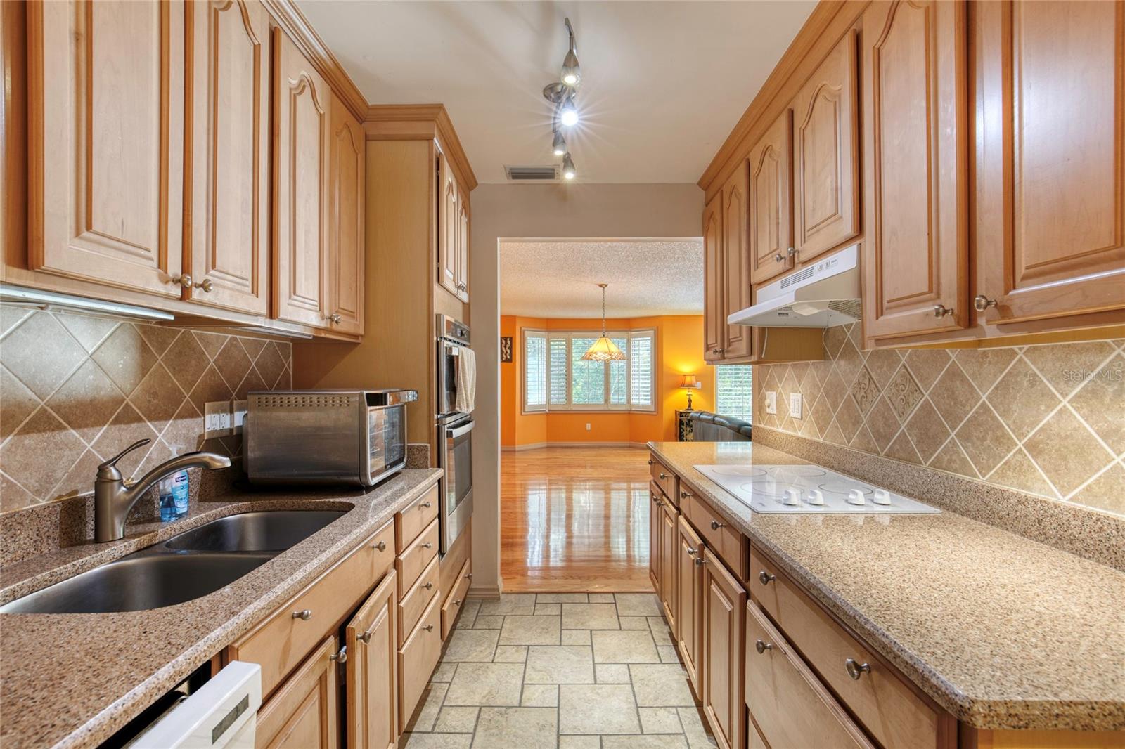 Image 15 of 51 For 2932 Sea Oats Circle