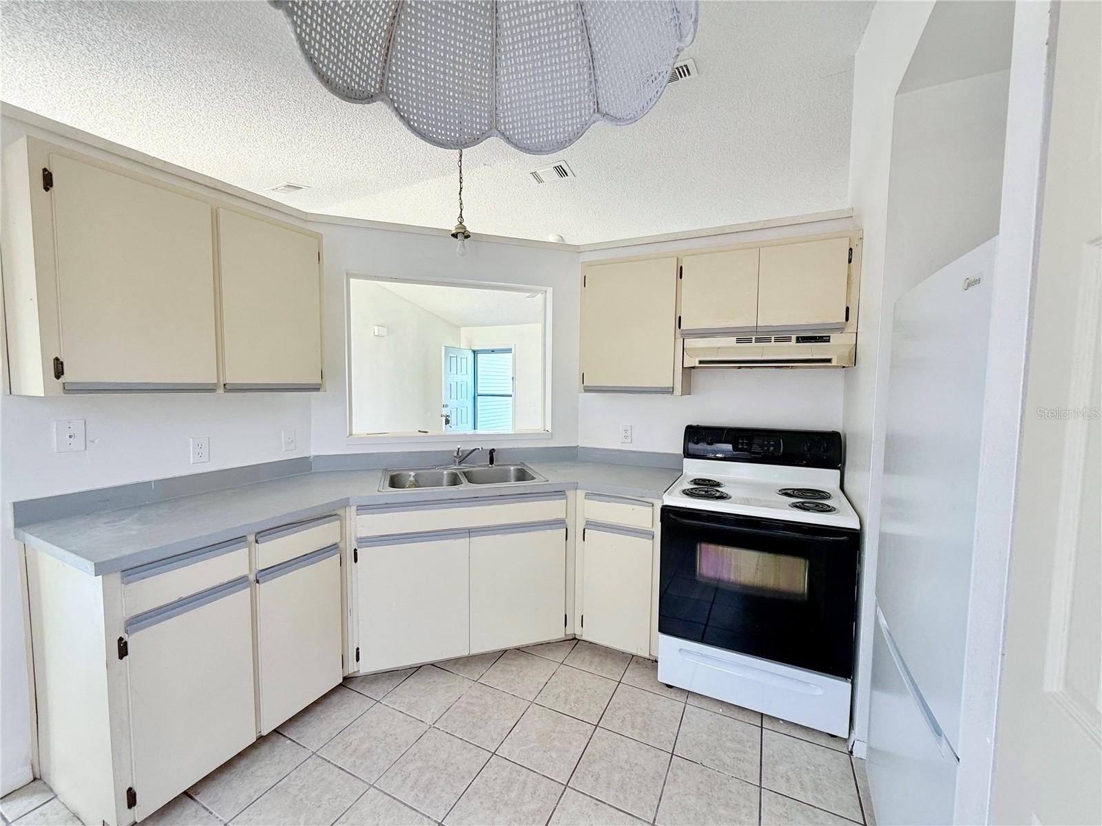 Image 11 of 30 For 1912 Maderia Avenue