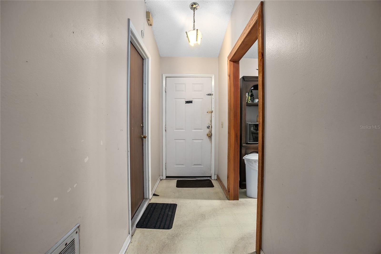 Image 4 of 19 For 3077 Branchville Drive