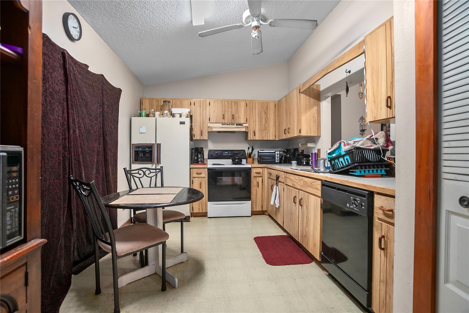 Image 5 of 19 For 3077 Branchville Drive