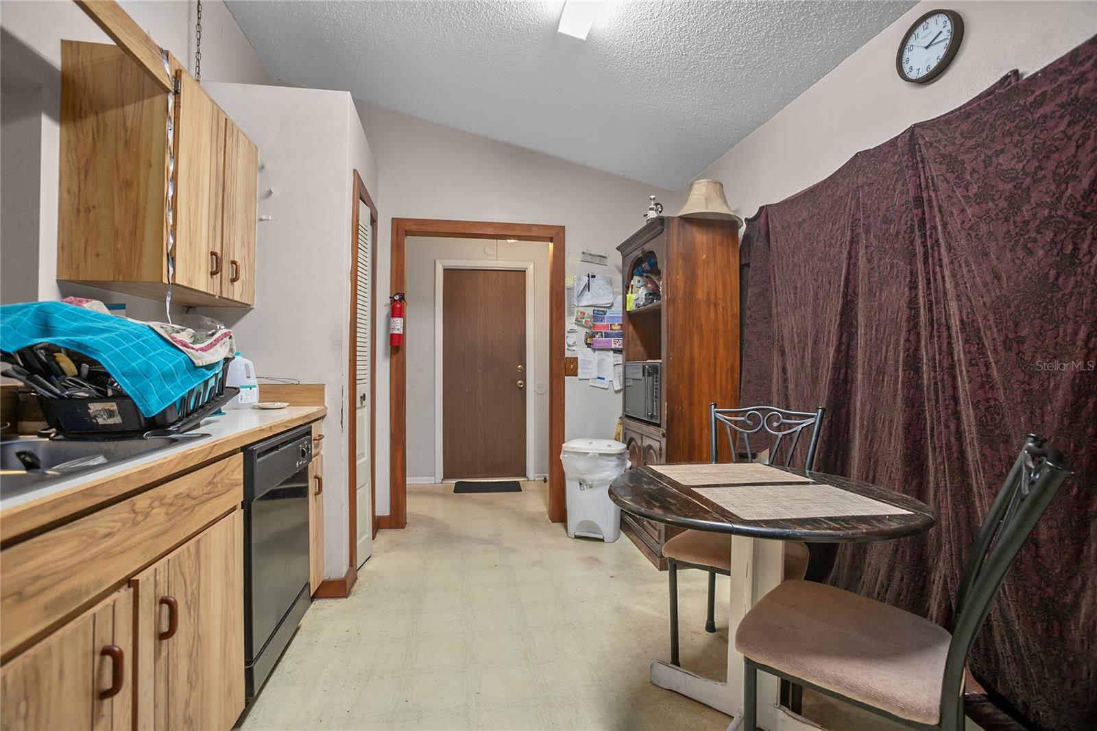 Image 6 of 19 For 3077 Branchville Drive