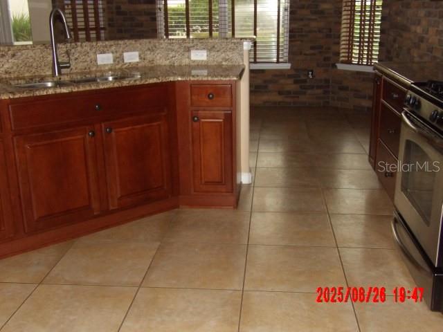 Image 7 of 34 For 1627 Victoria Gardens Drive