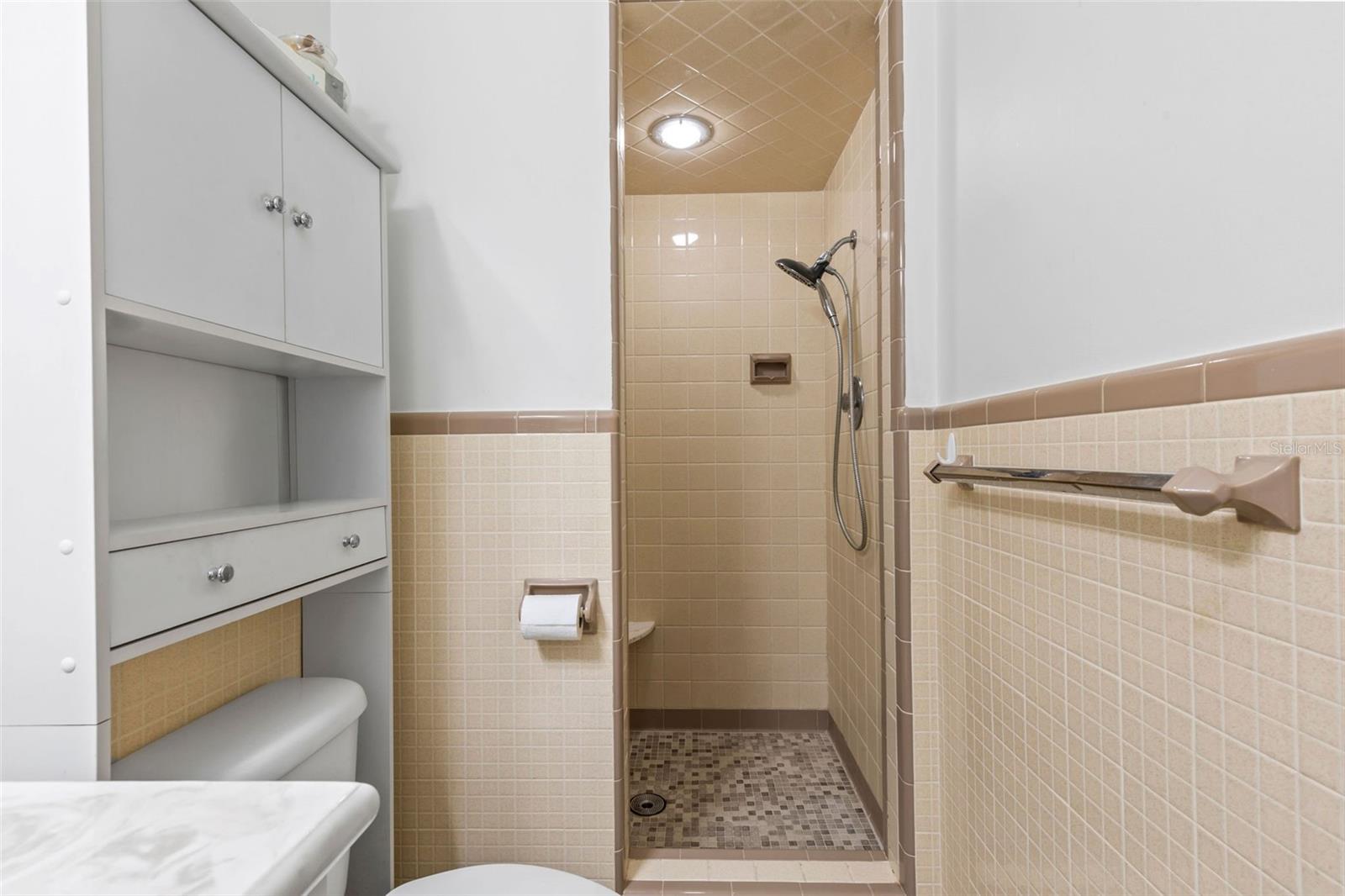 Image 20 of 61 For 432 Idlewood Drive