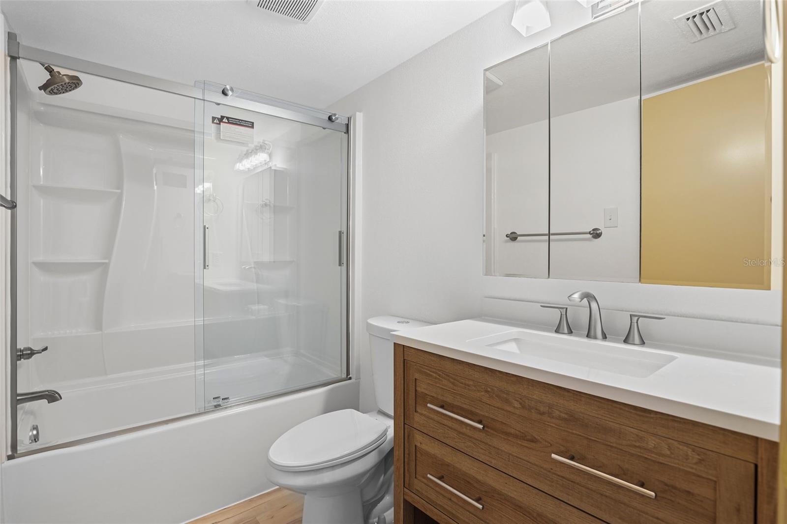 Image 15 of 31 For 400 18th Street M1