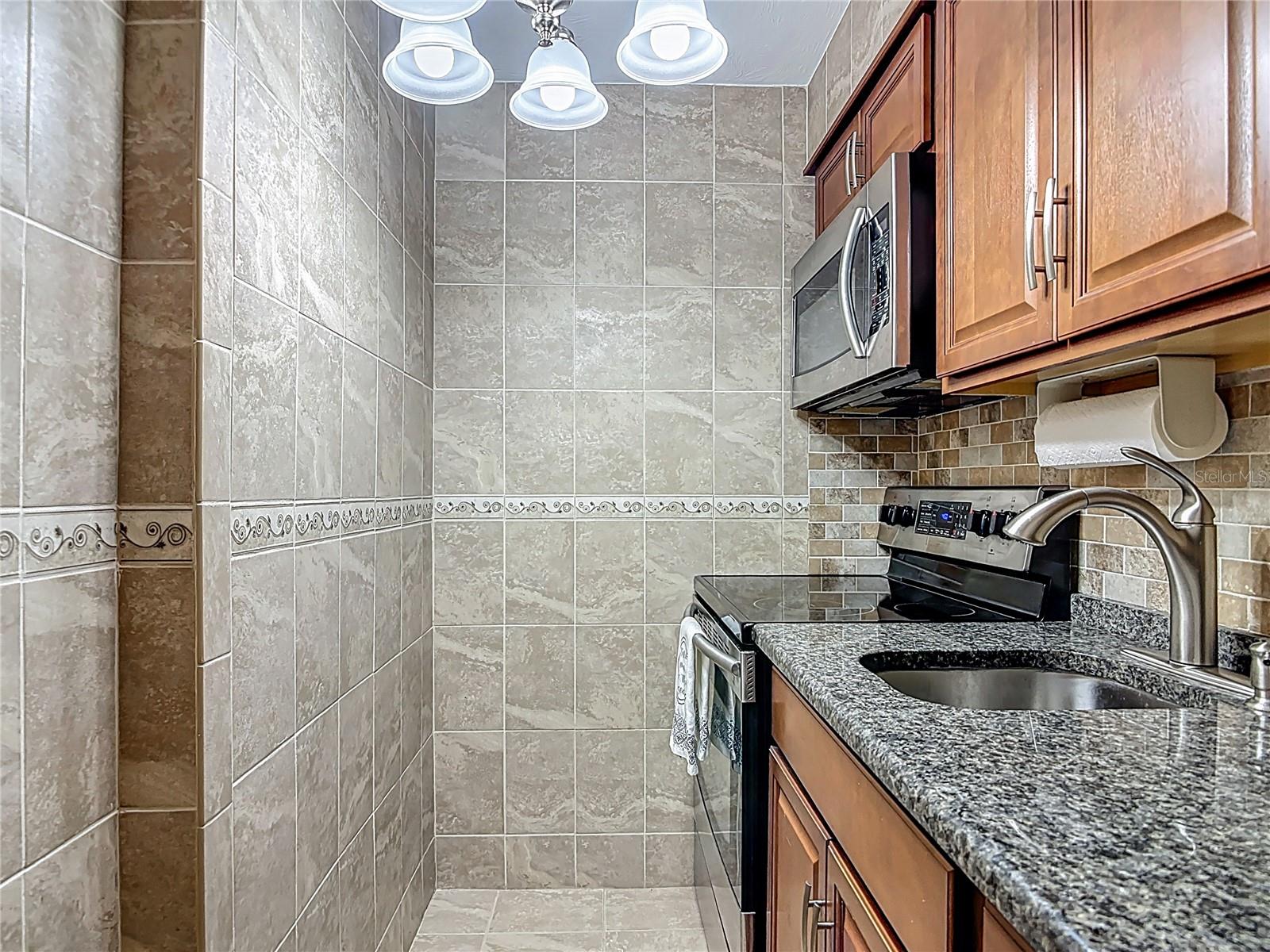 Image 8 of 38 For 313 Atlantic Avenue 202-204