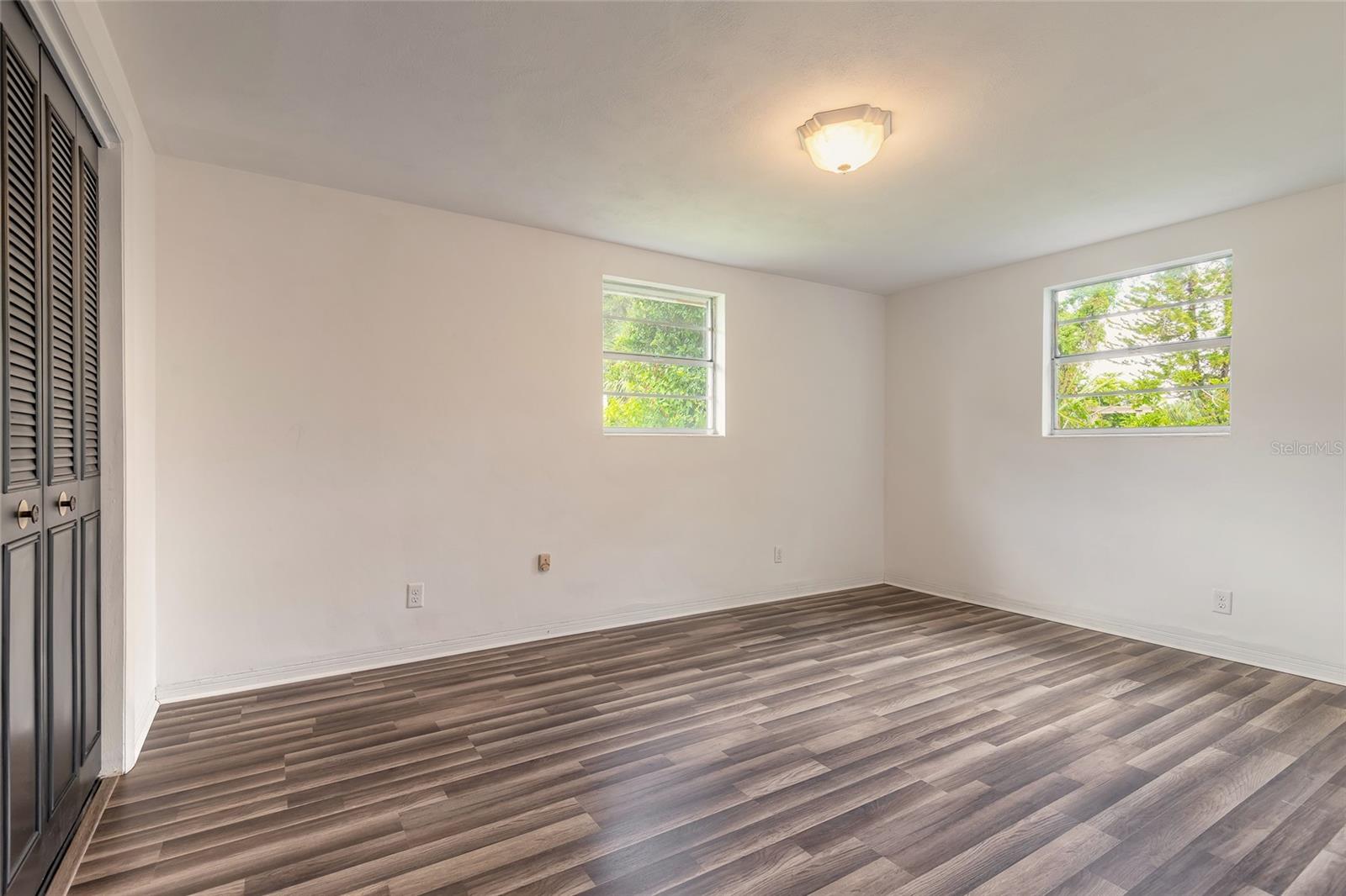 Image 15 of 63 For 840 6th Street