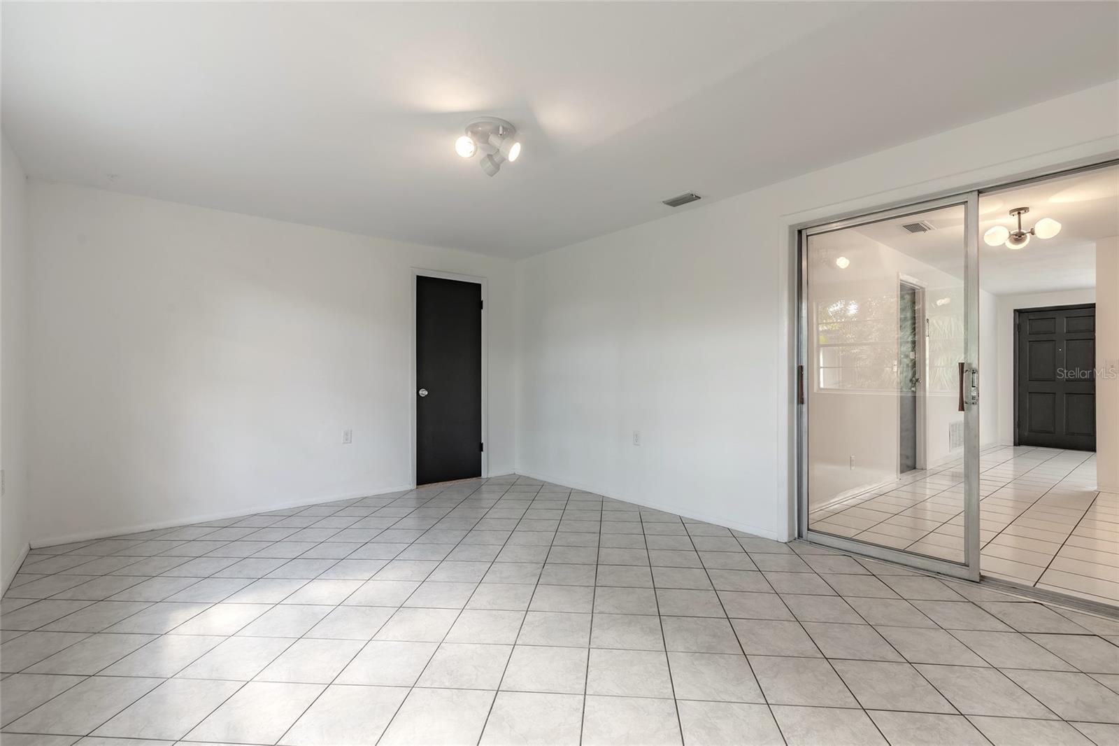 Image 23 of 63 For 840 6th Street
