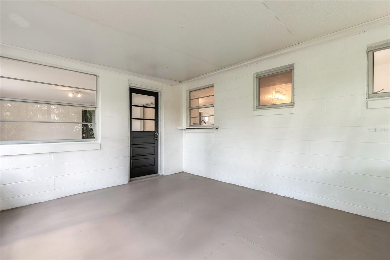 Image 26 of 63 For 840 6th Street