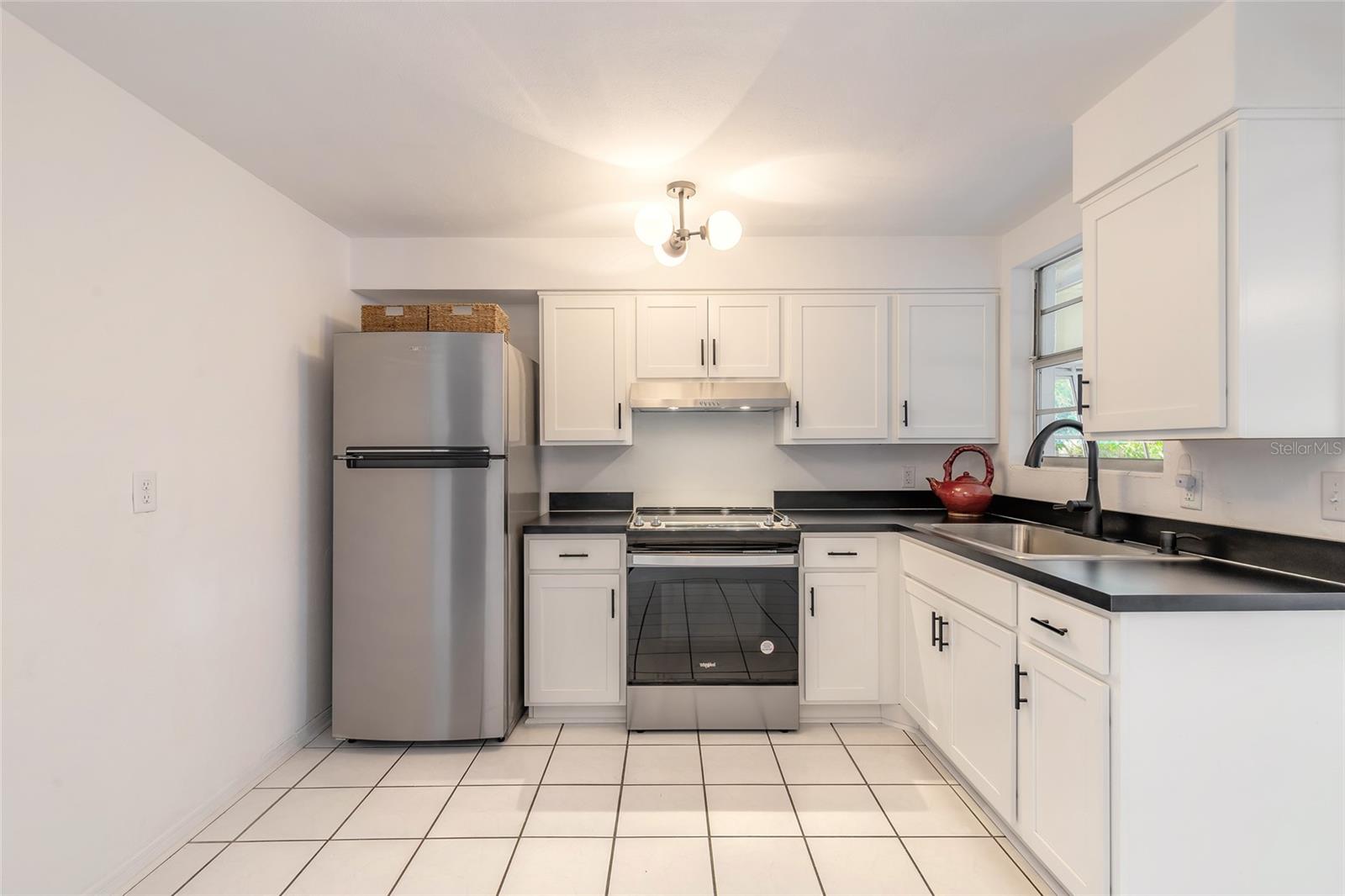 Image 3 of 63 For 840 6th Street