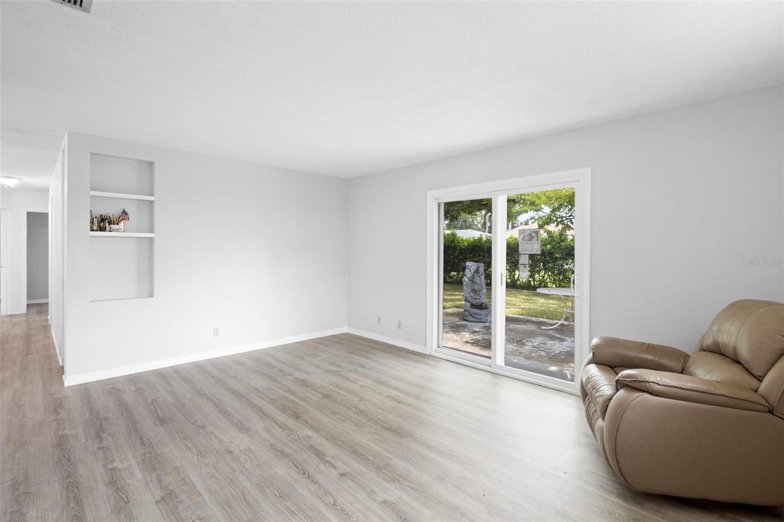 Image 10 of 28 For 1305 Sunland Road
