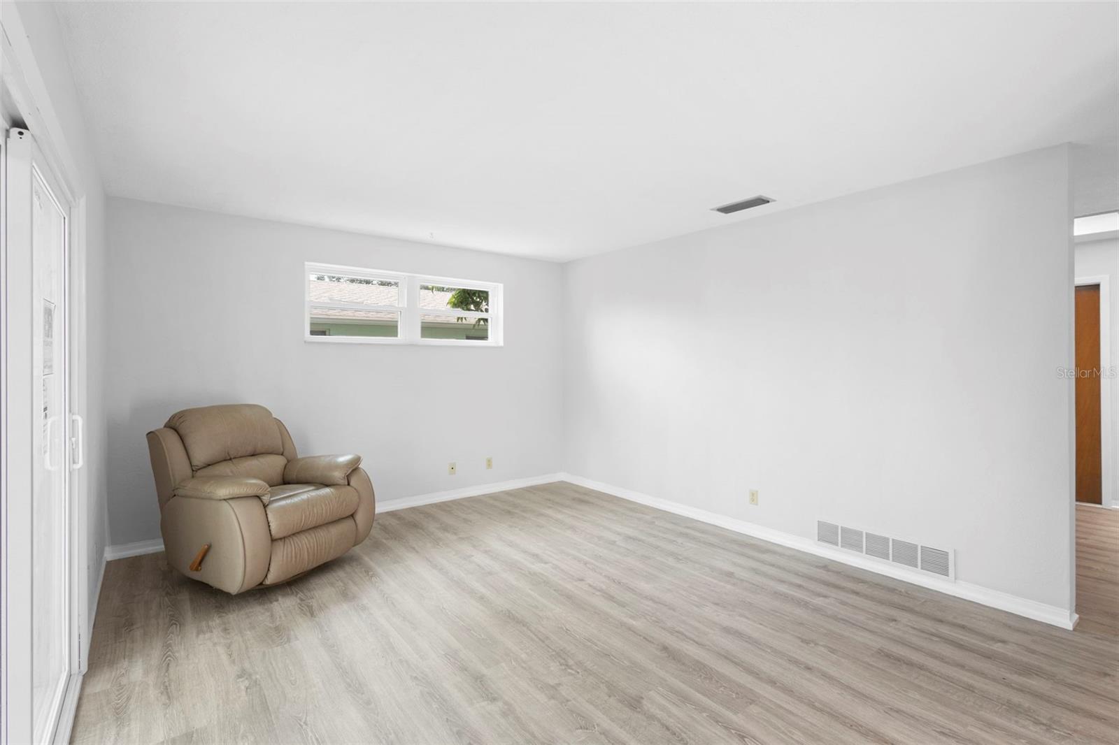Image 3 of 28 For 1305 Sunland Road