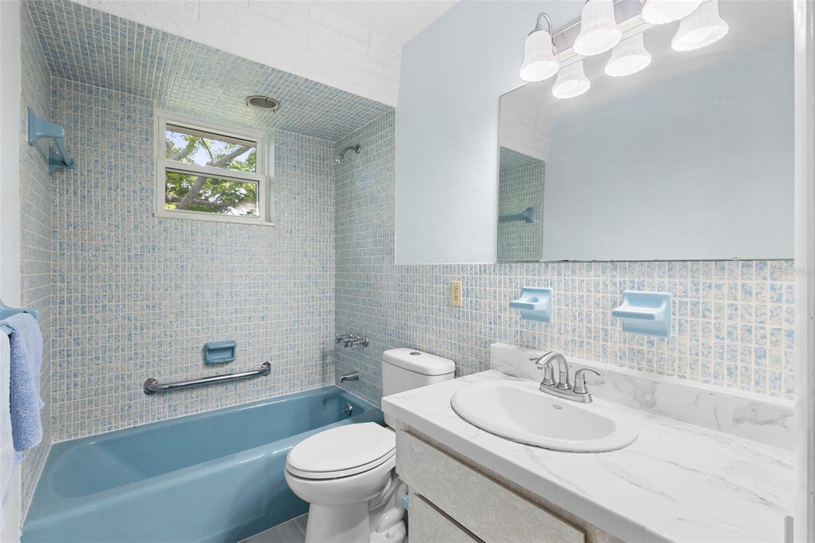 Image 5 of 28 For 1305 Sunland Road