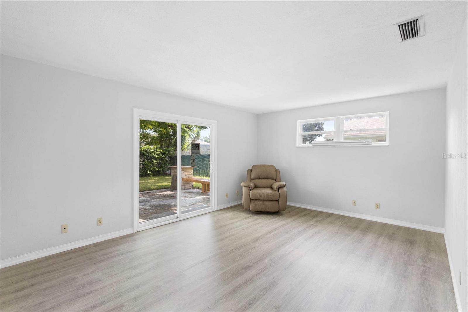 Image 9 of 28 For 1305 Sunland Road