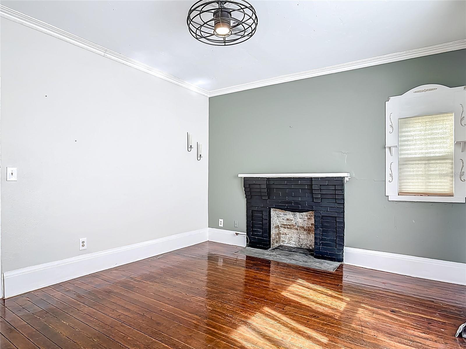 Image 27 of 77 For 525 Blue Springs Avenue