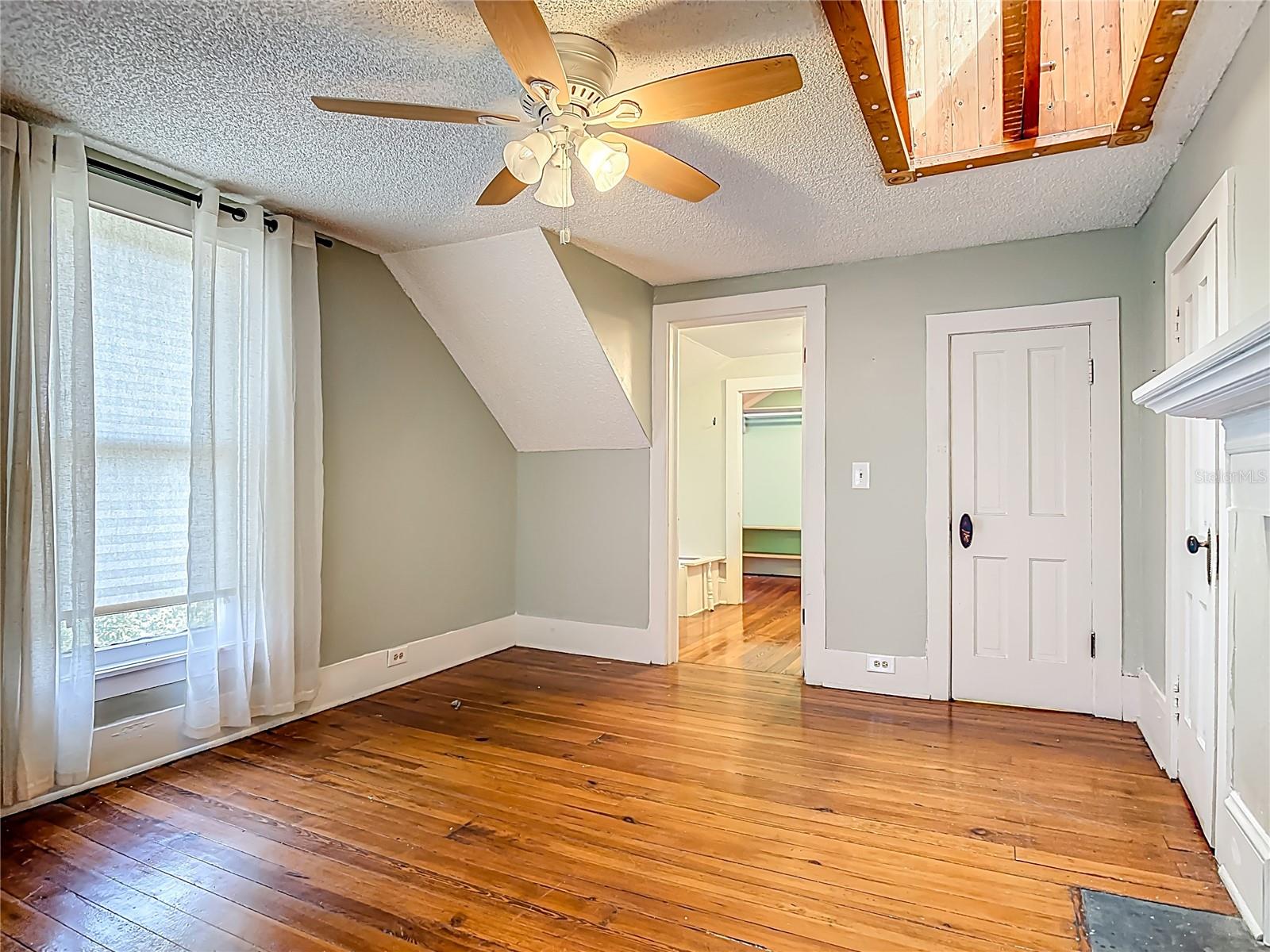 Image 36 of 77 For 525 Blue Springs Avenue