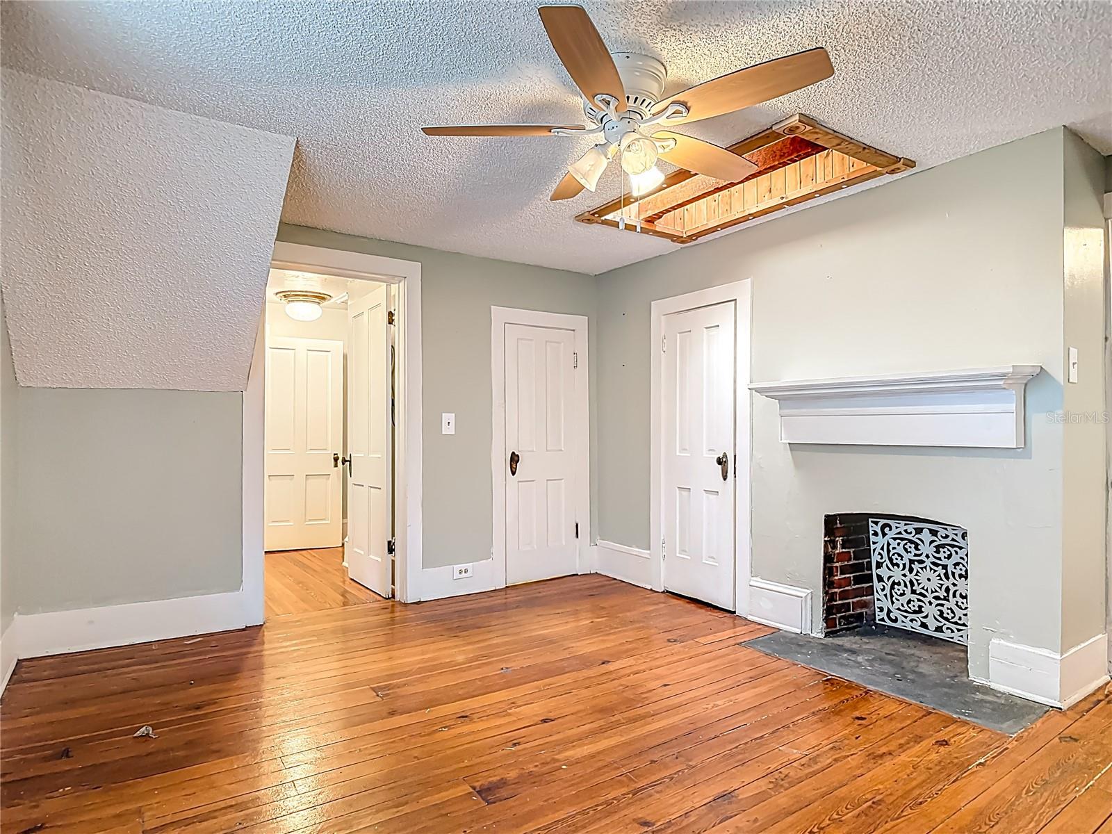 Image 37 of 77 For 525 Blue Springs Avenue