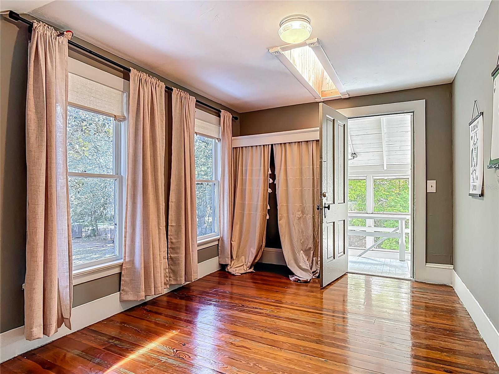 Image 45 of 77 For 525 Blue Springs Avenue