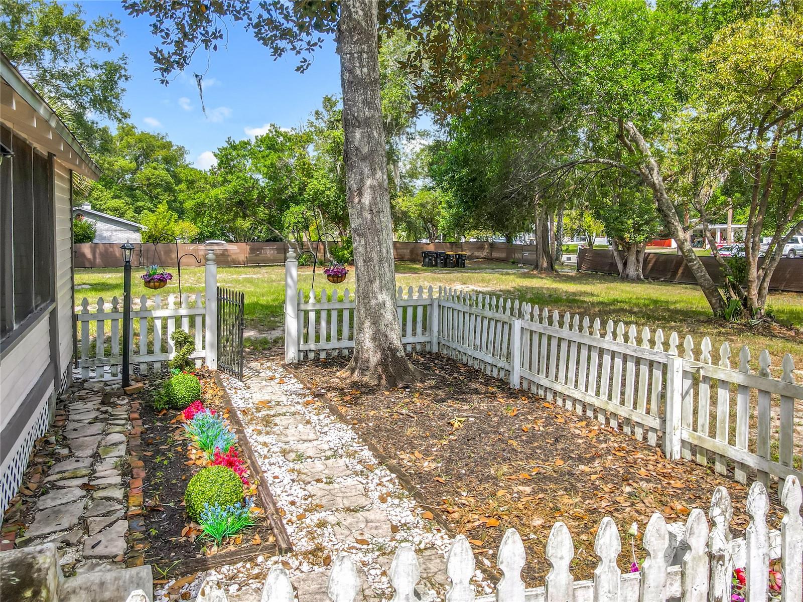 Image 59 of 77 For 525 Blue Springs Avenue