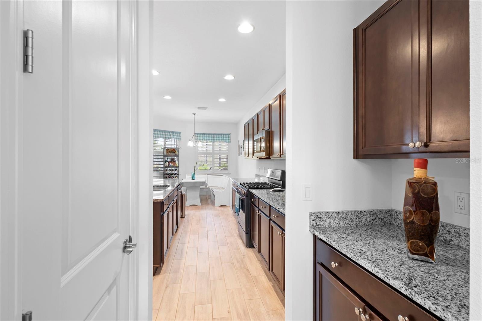 Image 14 of 45 For 462 Briarbrook Way