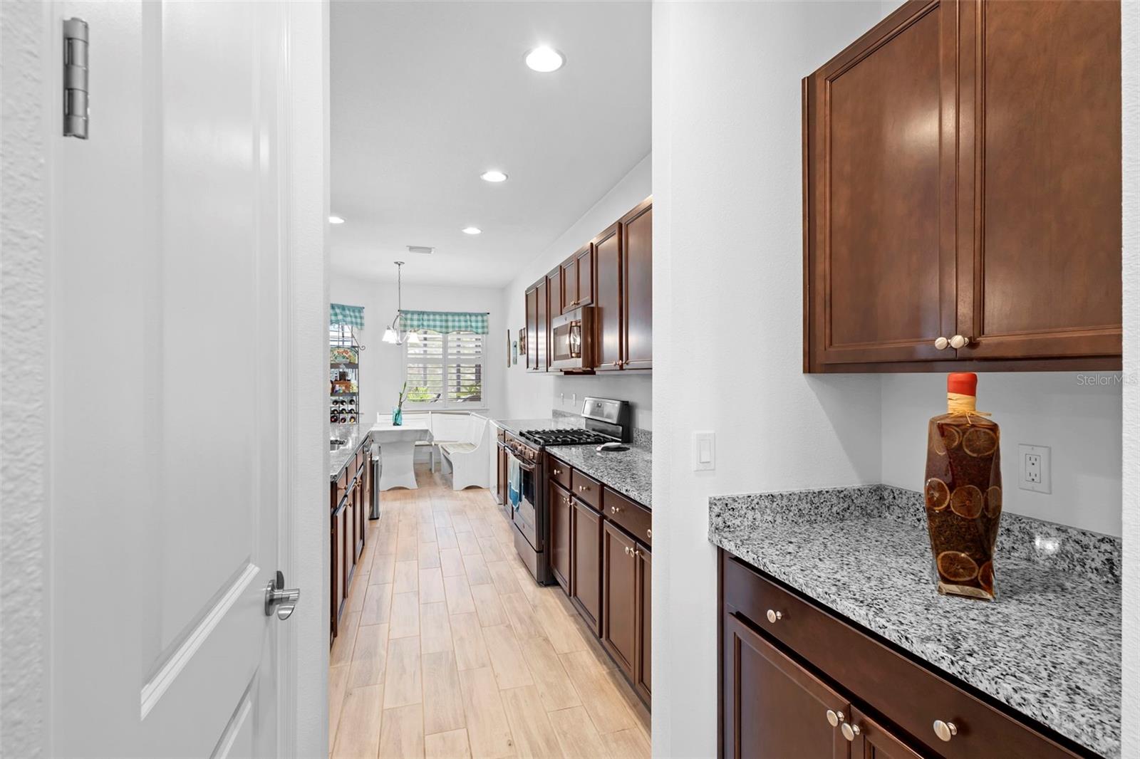 Image 15 of 45 For 462 Briarbrook Way