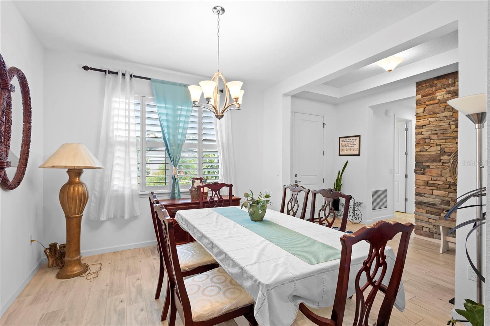 Image 24 of 45 For 462 Briarbrook Way
