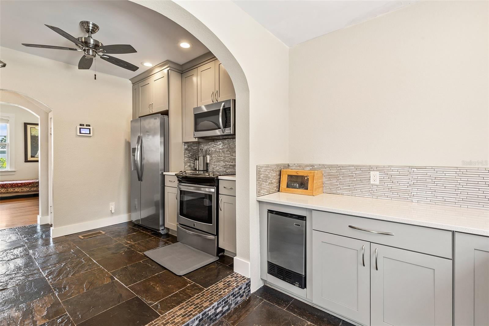 Image 36 of 88 For 529 Hillside Avenue
