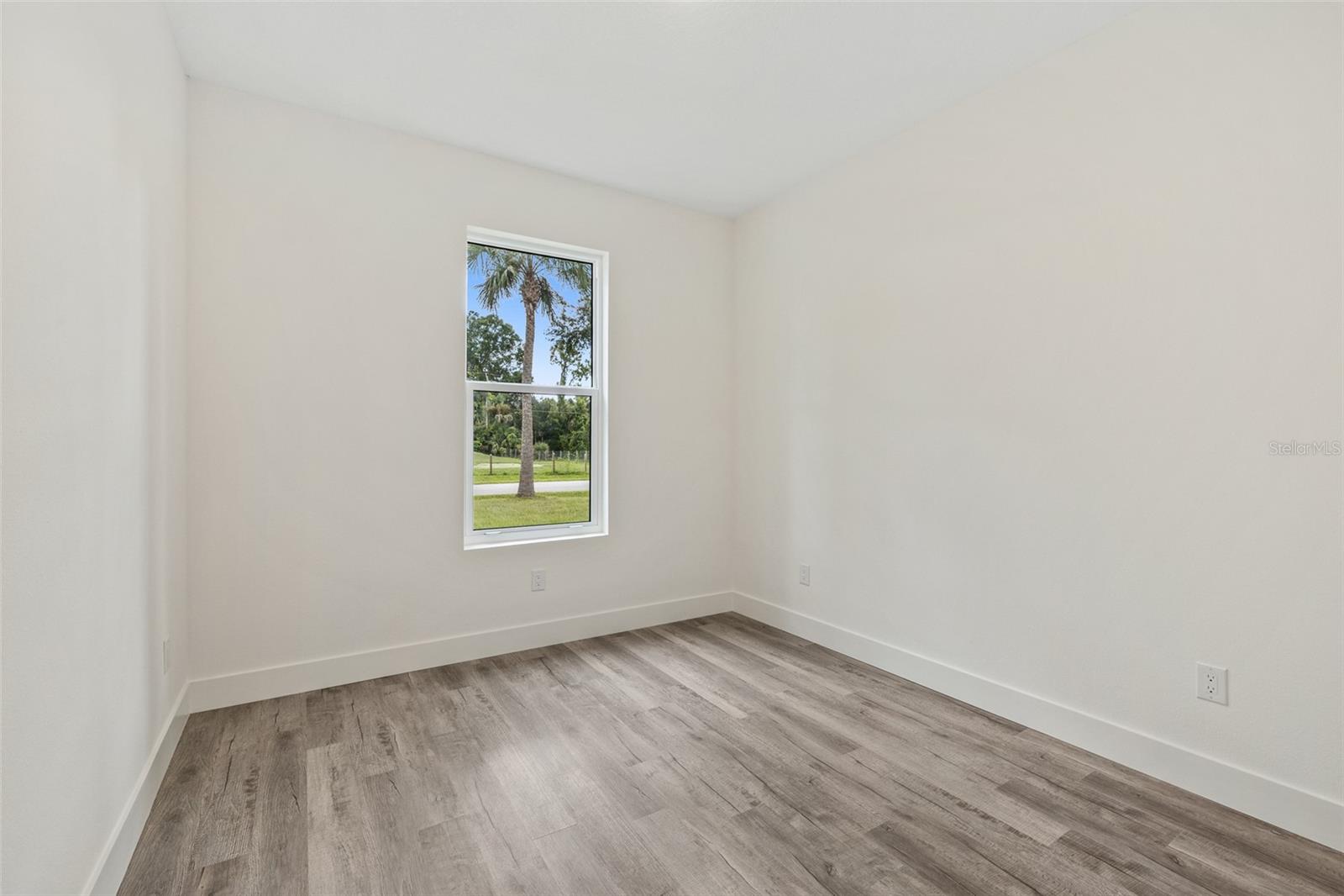 Image 14 of 40 For 1930 Victory Palm Drive