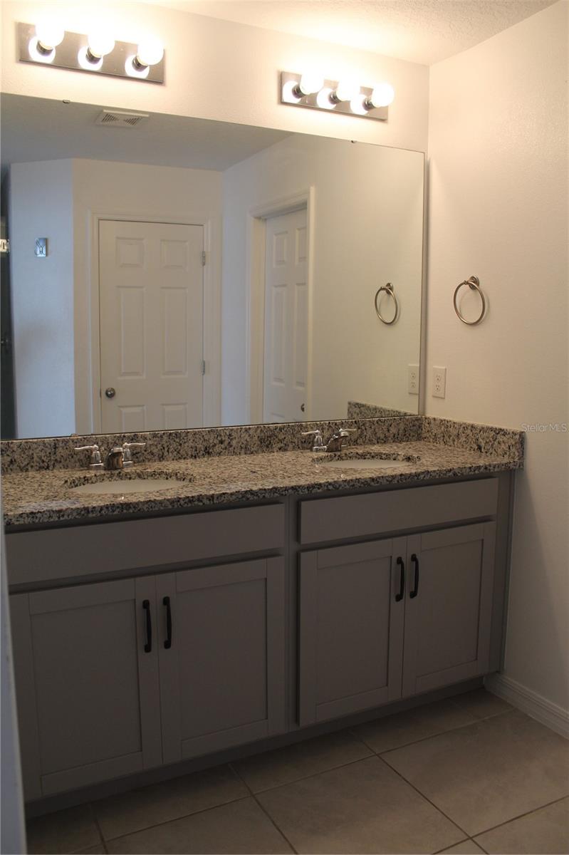 Image 13 of 26 For 9514 Poplar Ridge Ave