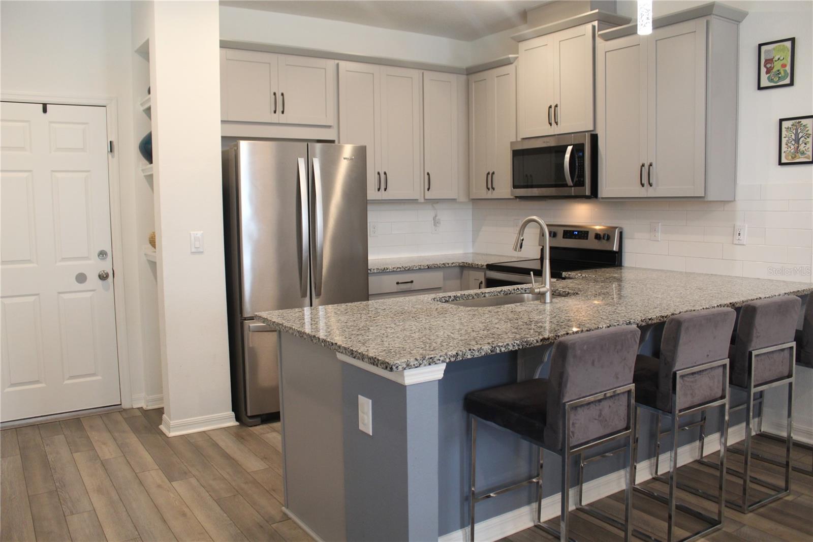 Image 5 of 26 For 9514 Poplar Ridge Ave