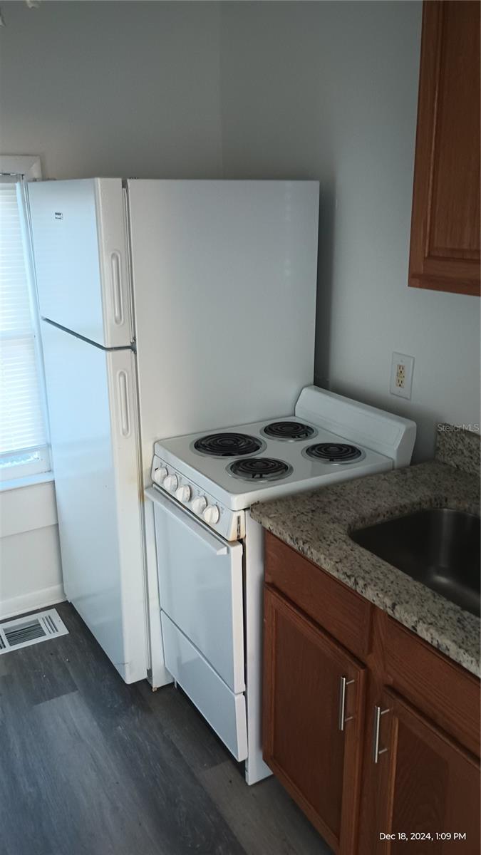 Image 2 of 15 For 429 Wisconsin Avenue 1-2
