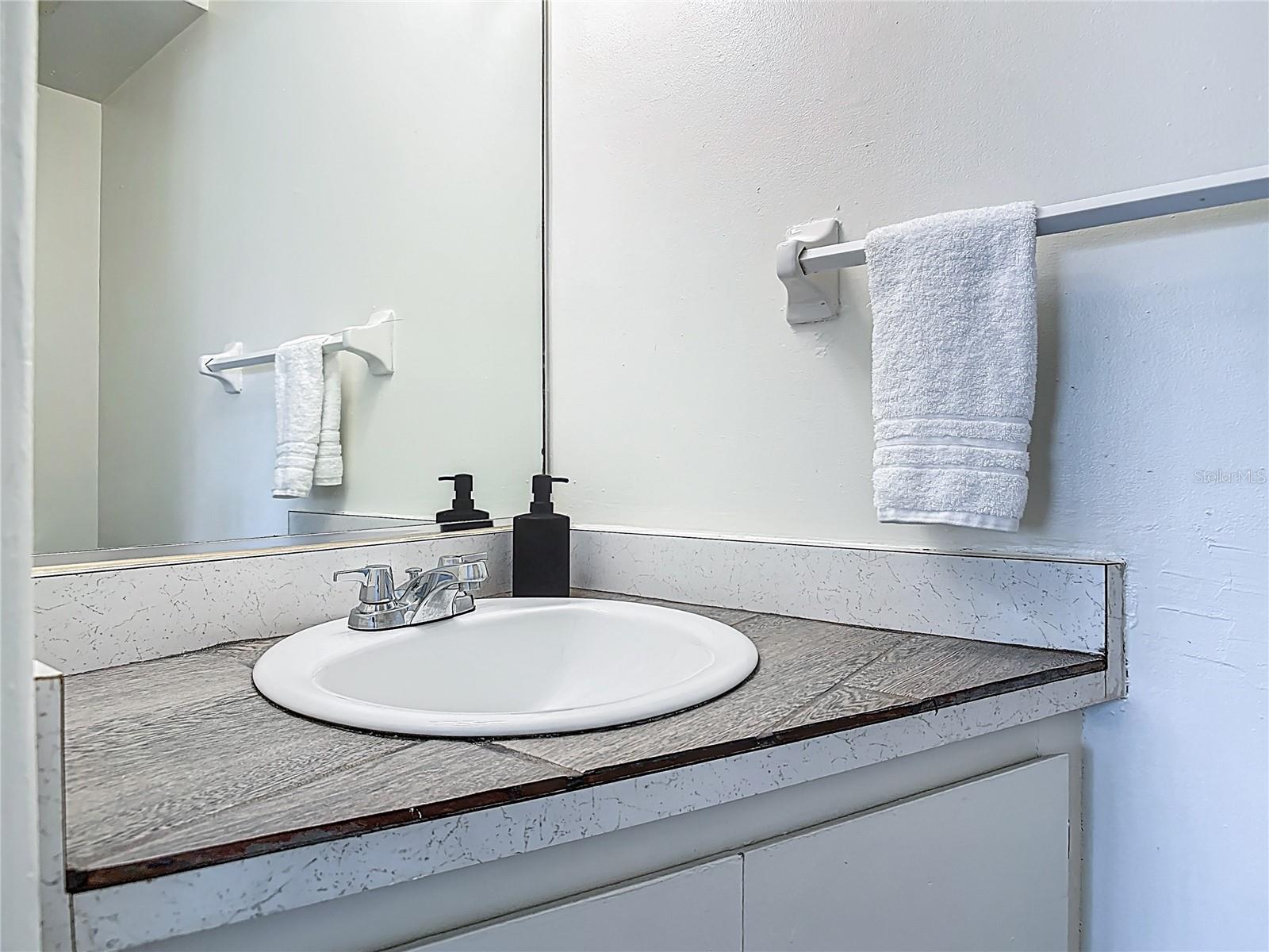 Image 11 of 23 For 1610 Palmetto Avenue 25