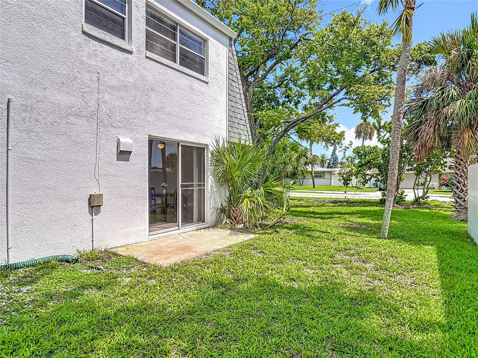 Image 15 of 23 For 1610 Palmetto Avenue 25
