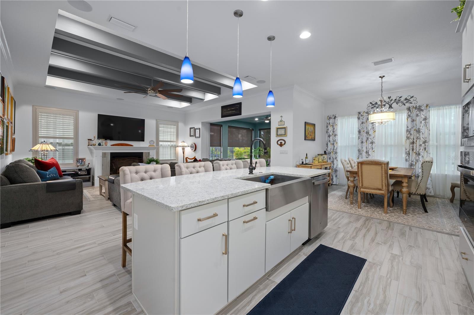 Image 16 of 50 For 649 Mosaic Boulevard
