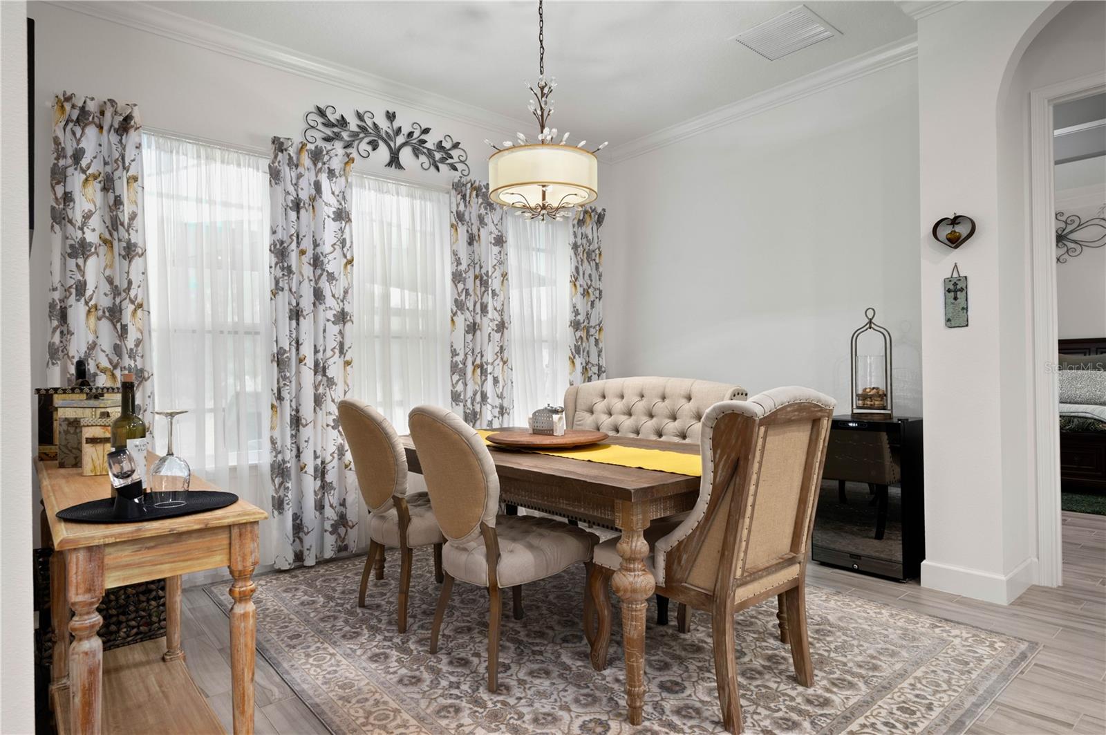 Image 18 of 50 For 649 Mosaic Boulevard