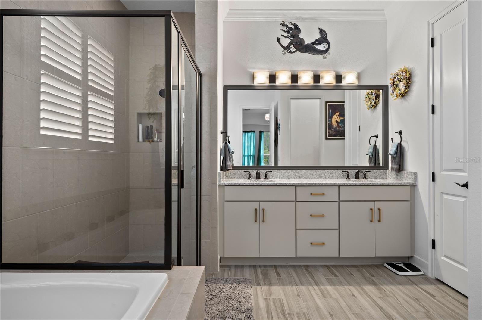 Image 24 of 50 For 649 Mosaic Boulevard
