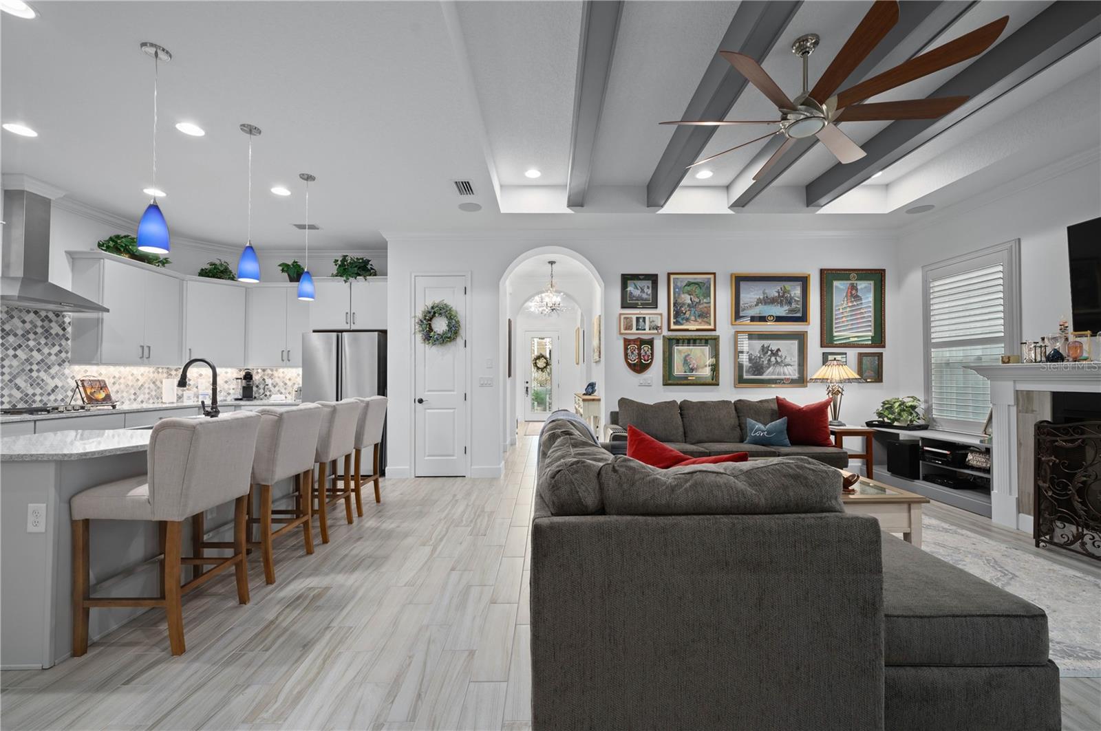 Image 5 of 50 For 649 Mosaic Boulevard