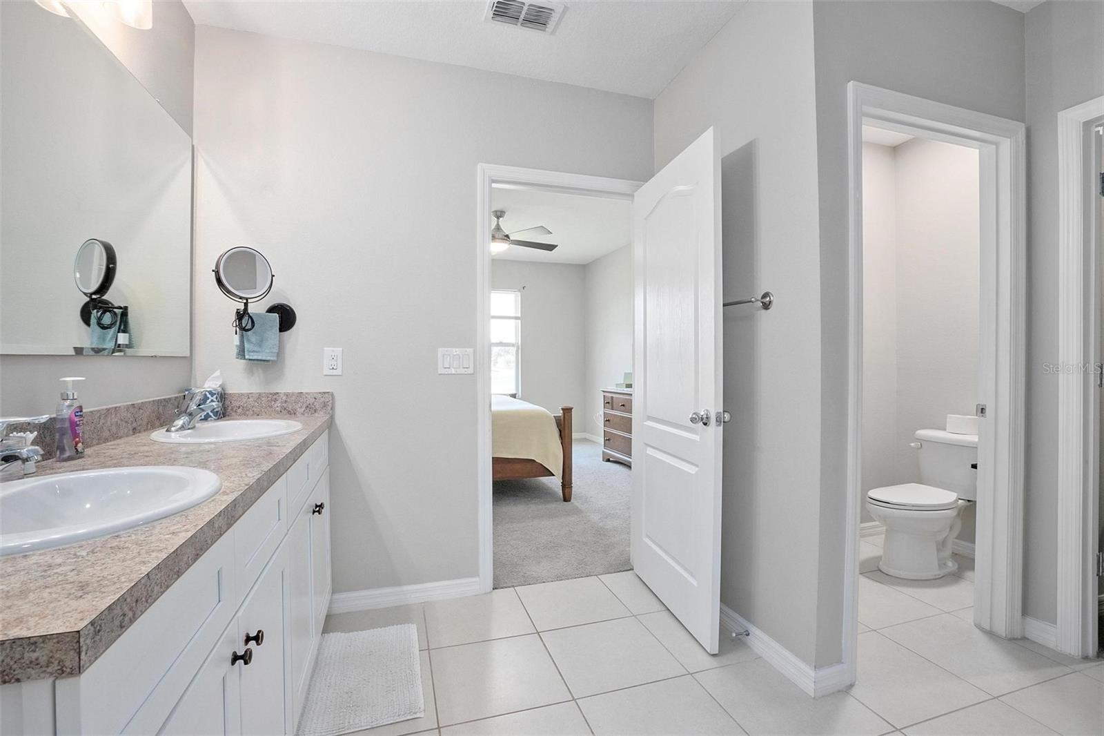 Image 14 of 27 For 811 Grand Park Court