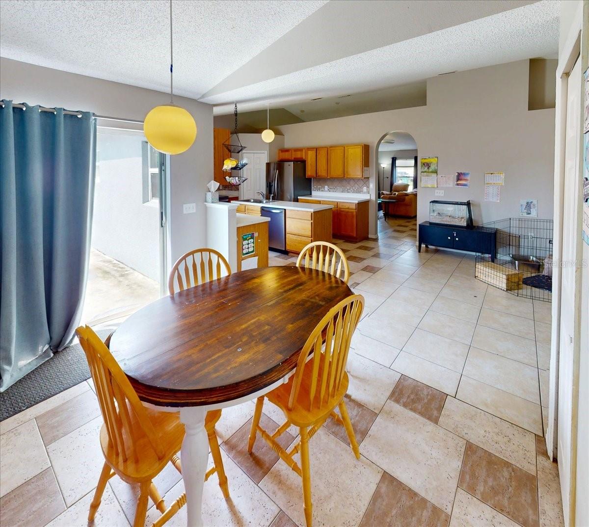 Image 20 of 30 For 647 Holbrook Avenue