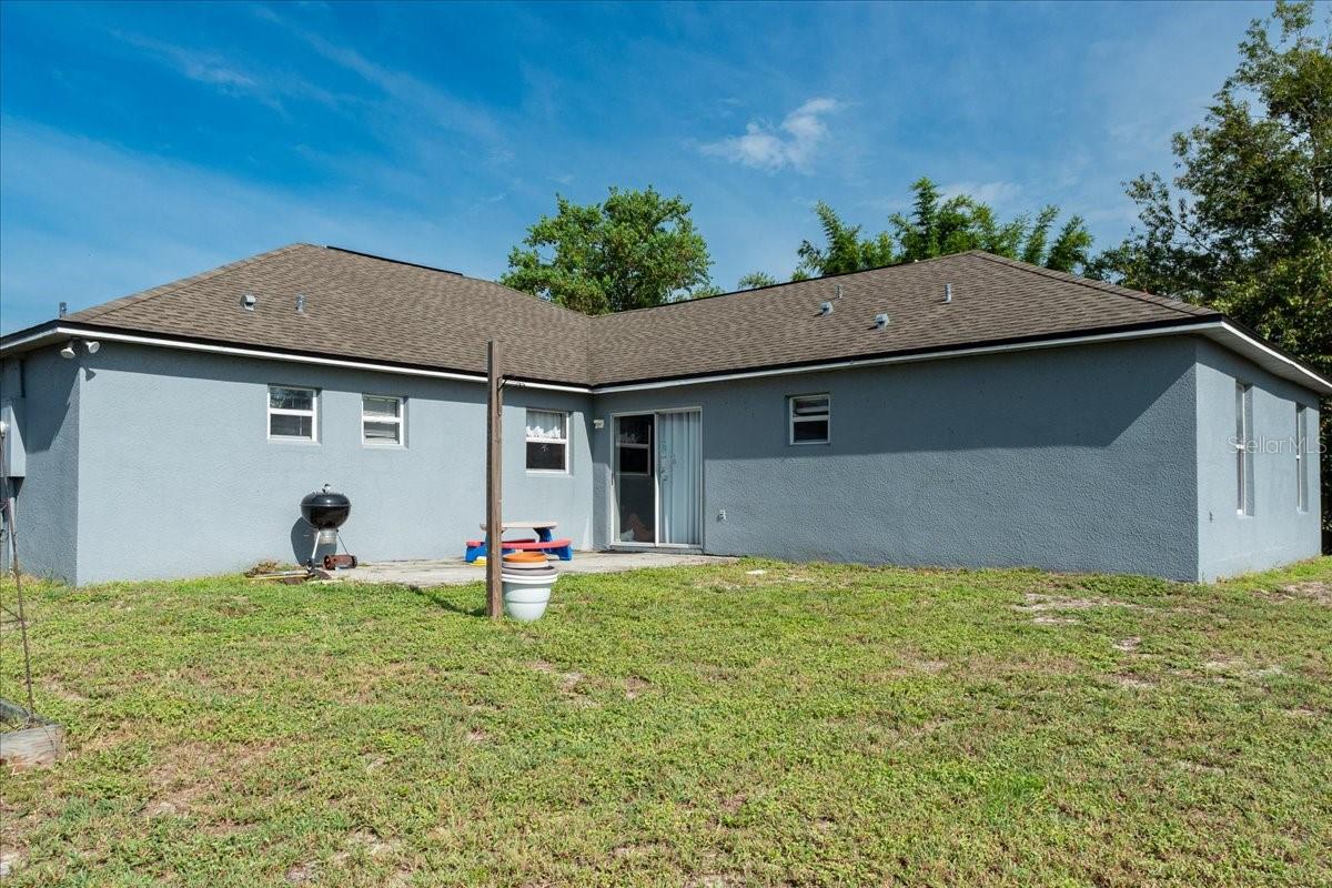 Image 6 of 30 For 647 Holbrook Avenue