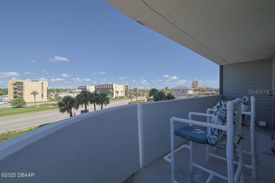 Image 19 of 36 For 1420 Atlantic Avenue 304