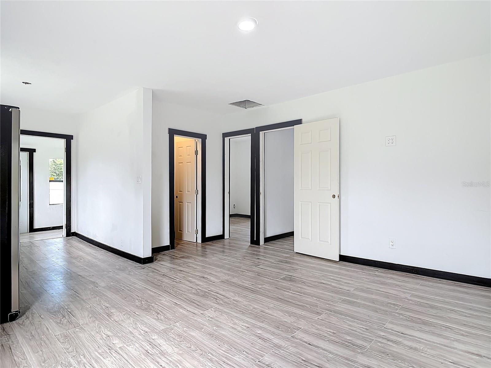 Image 12 of 49 For 633 1 2 Elm Avenue