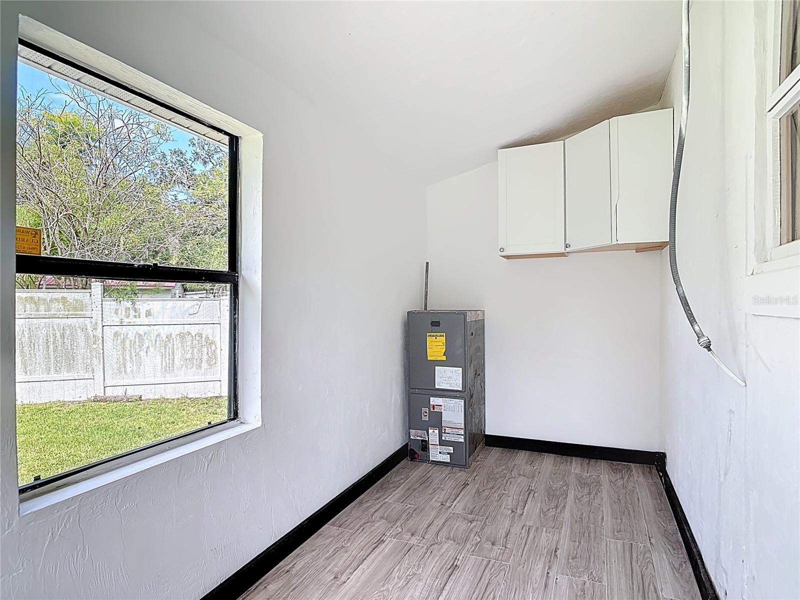 Image 30 of 49 For 633 1 2 Elm Avenue