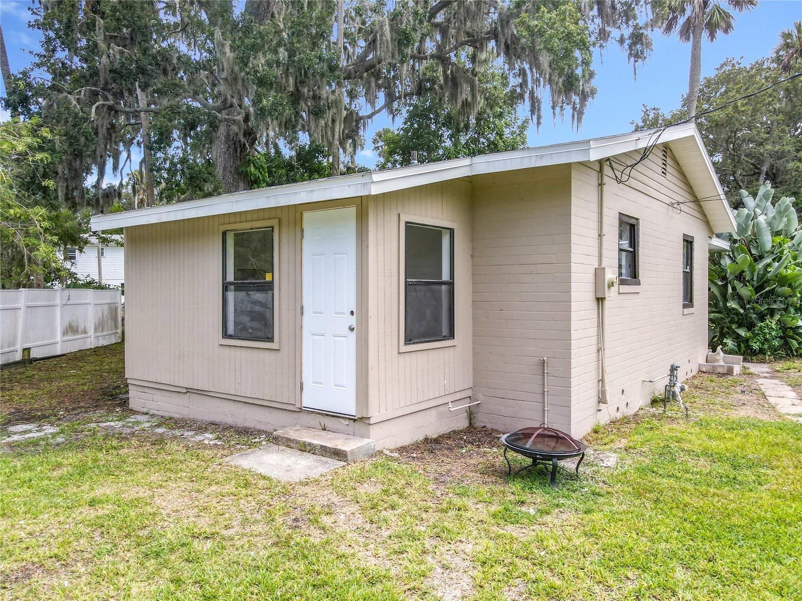 Image 37 of 49 For 633 1 2 Elm Avenue